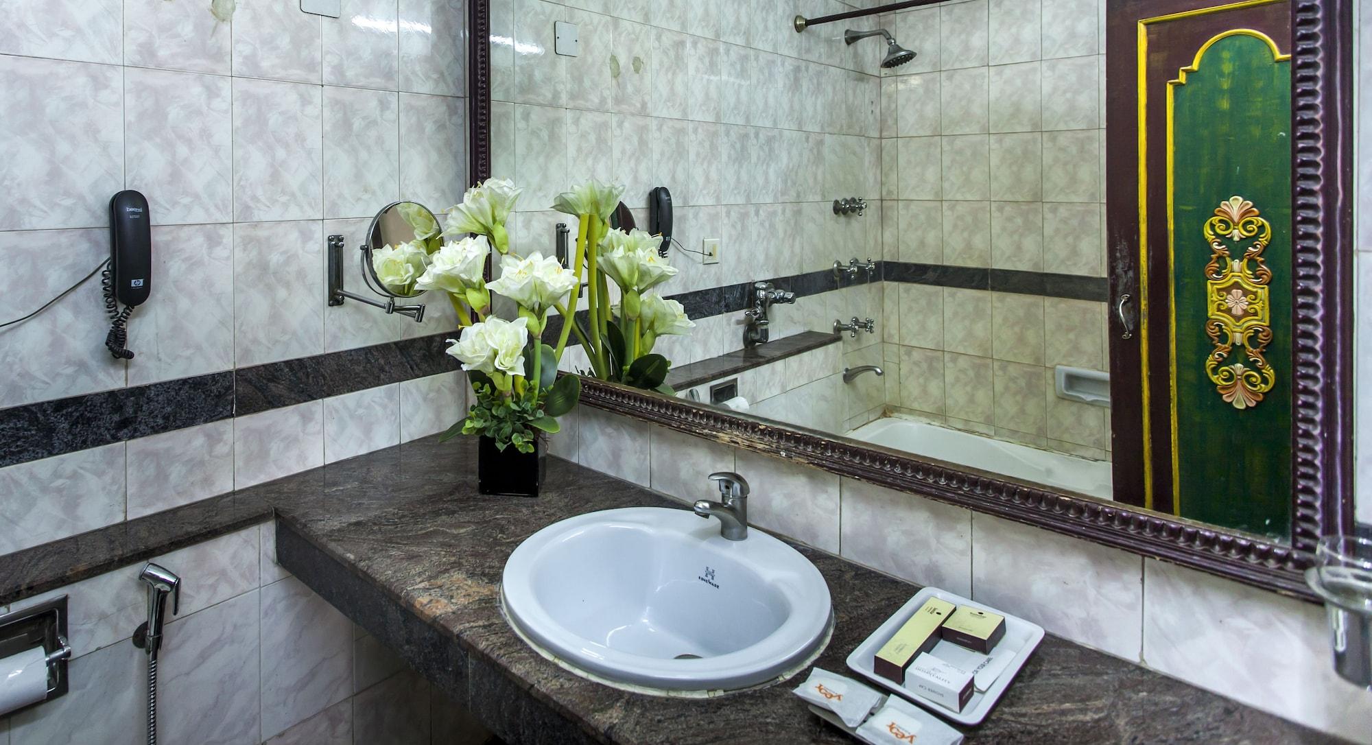 Hotel Sunstar Residency Delhi  Buitenkant foto