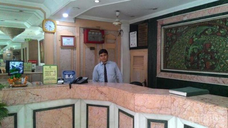 Hotel Sunstar Residency Delhi  Buitenkant foto