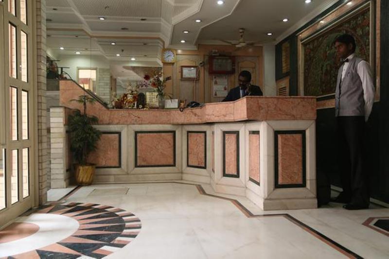 Hotel Sunstar Residency Delhi  Buitenkant foto