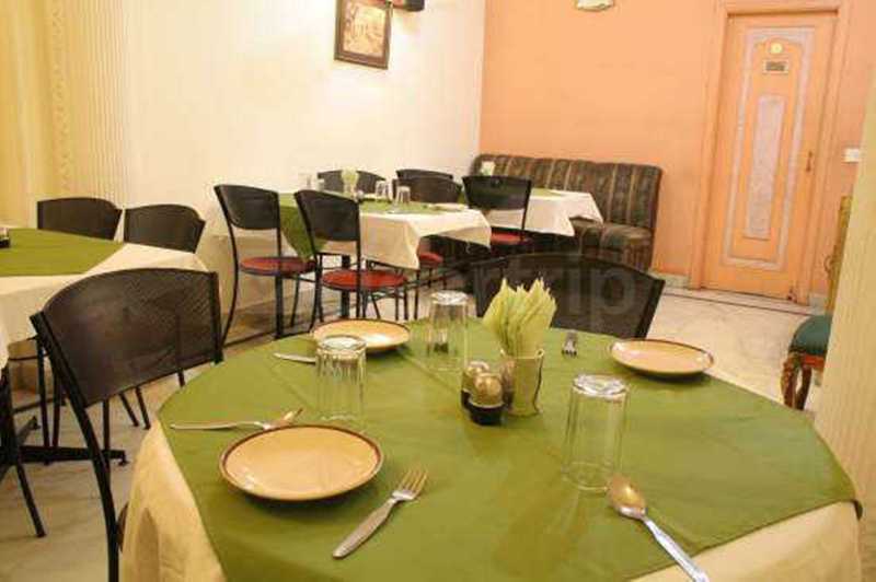 Hotel Sunstar Residency Delhi  Buitenkant foto