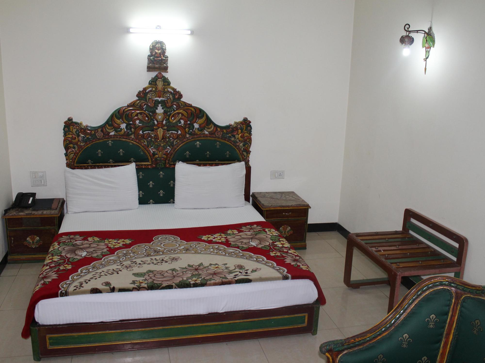 Hotel Sunstar Residency Delhi  Buitenkant foto