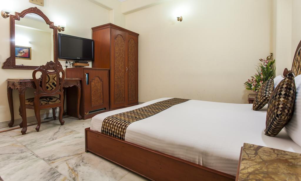 Hotel Sunstar Residency Delhi  Buitenkant foto