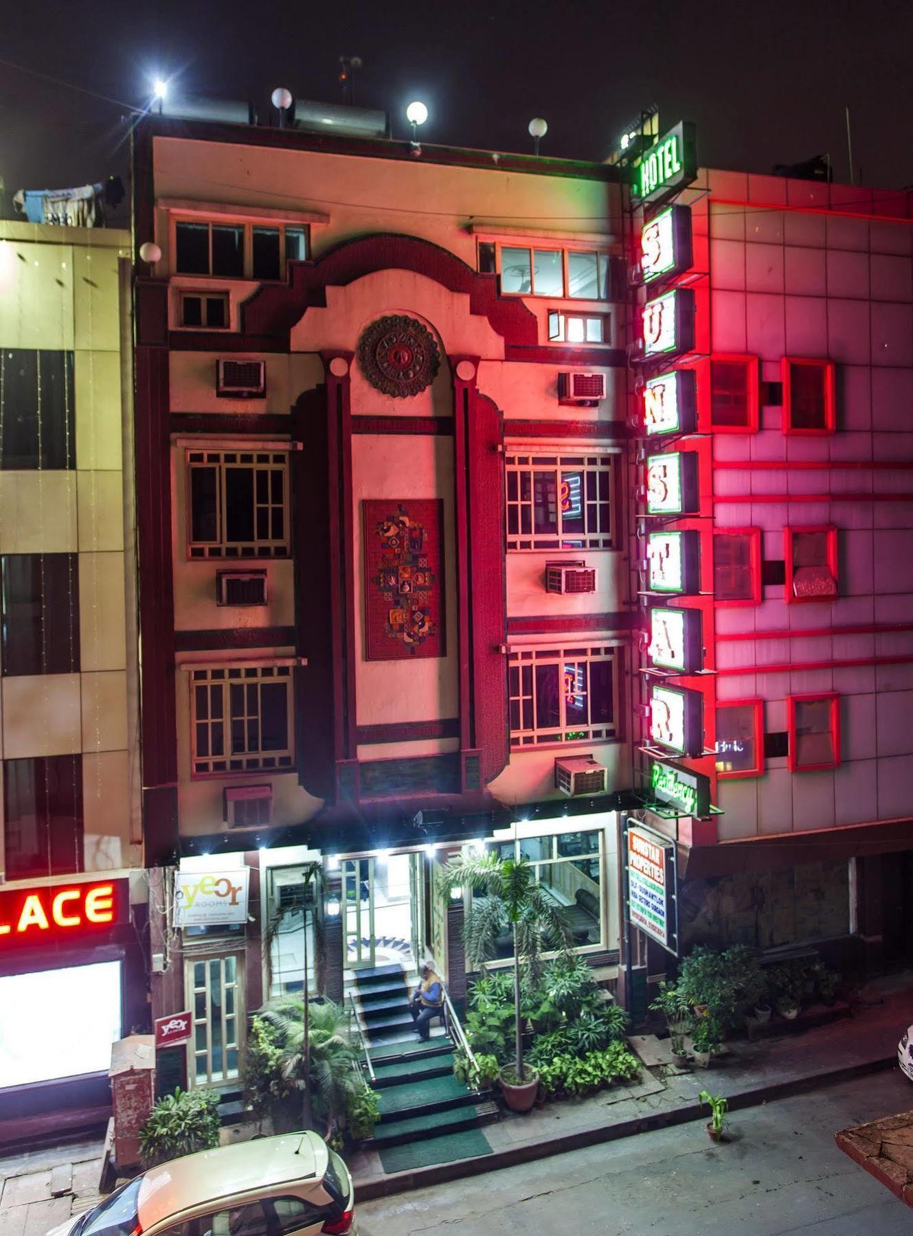 Hotel Sunstar Residency Delhi  Buitenkant foto