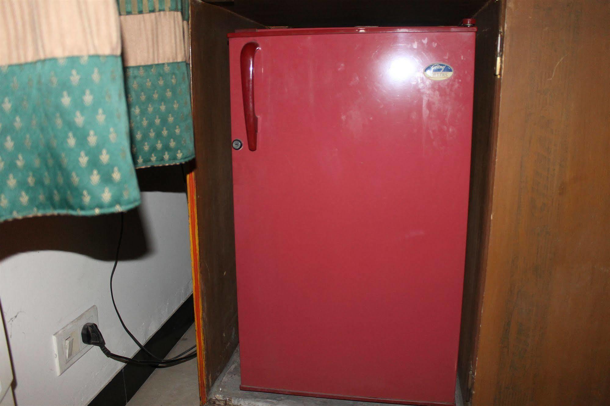 Hotel Sunstar Residency Delhi  Buitenkant foto