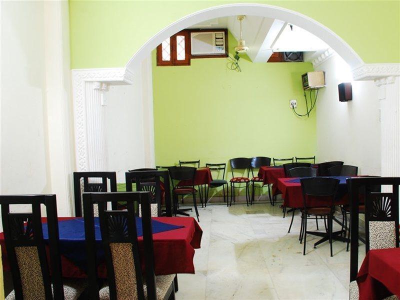 Hotel Sunstar Residency Delhi  Buitenkant foto
