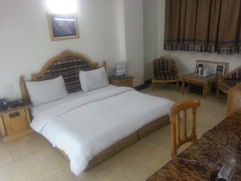 Hotel Sunstar Residency Delhi  Buitenkant foto